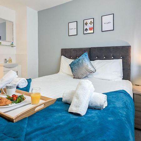 5-Bedroom Contractor House With 10 Beds Free Parking And Free Wifi - Outfield Homes By Your Lettings Short Lets & Serviced Accommodation Πήτερμπορο Εξωτερικό φωτογραφία