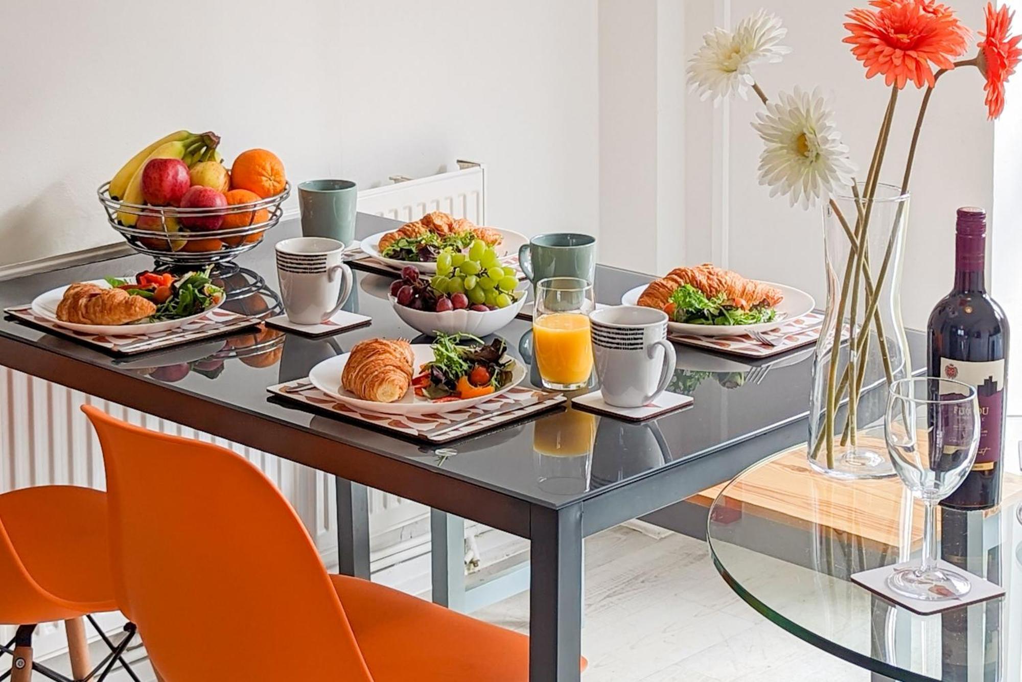 5-Bedroom Contractor House With 10 Beds Free Parking And Free Wifi - Outfield Homes By Your Lettings Short Lets & Serviced Accommodation Πήτερμπορο Εξωτερικό φωτογραφία
